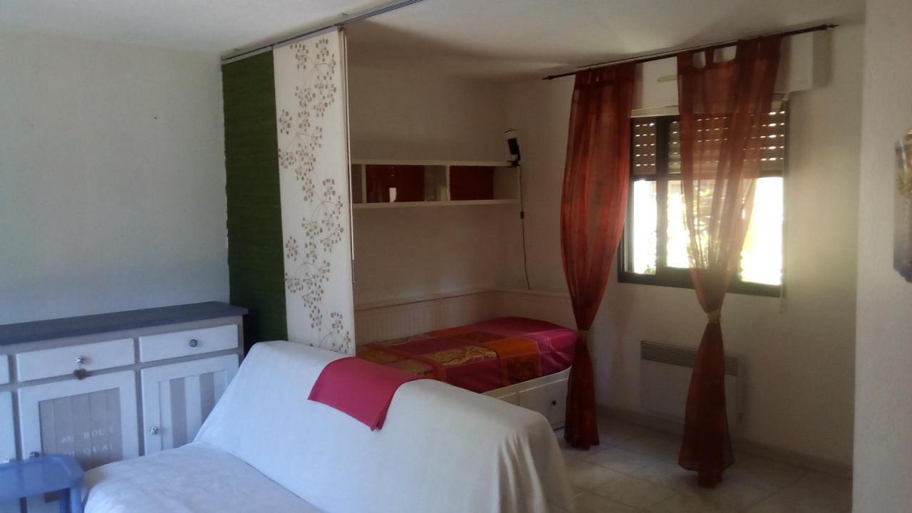 Studio de 27 m² + 70 m² de jardin à 100 m des plages Cavalaire-sur-Mer Exterior foto